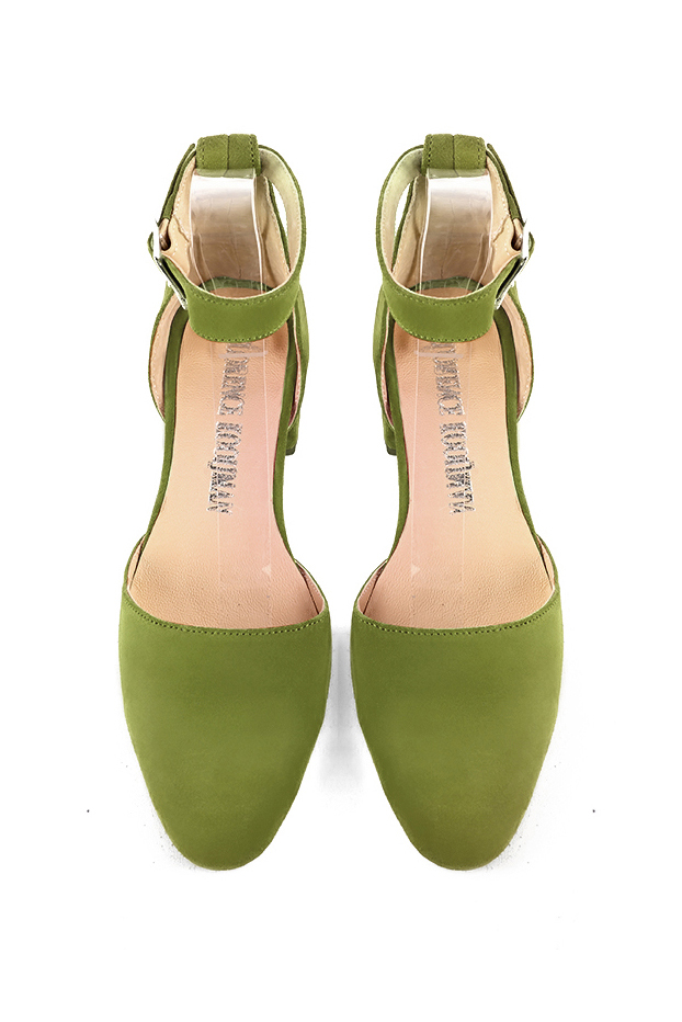 Women's pistachio green open side dress shoes, with a strap around the ankle. Round toe. Low block heels - Top view